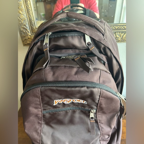 north face fuse box charged backpack THE - BASE CAMP - 30L - SUMMIT GOLD Creaciones de Skyrim - Ideal for daily adventures brand=American Tourister Color:Lion
